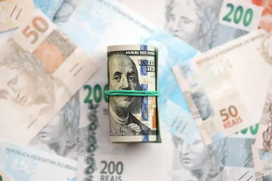 Câmbio: O que você realmente paga ao converter real para dólar? Câmbio: O que você realmente paga ao converter real para dólar?