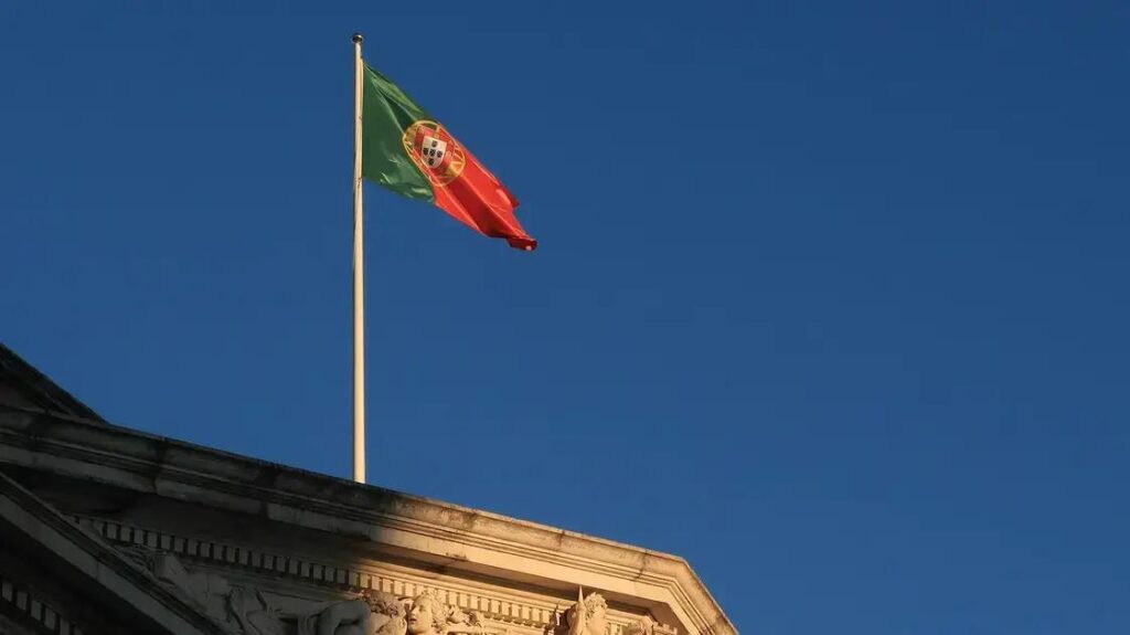 Nova Lei dos Estrangeiros dificulta reagrupamento familiar em Portugal Nova Lei dos Estrangeiros dificulta reagrupamento familiar em Portugal